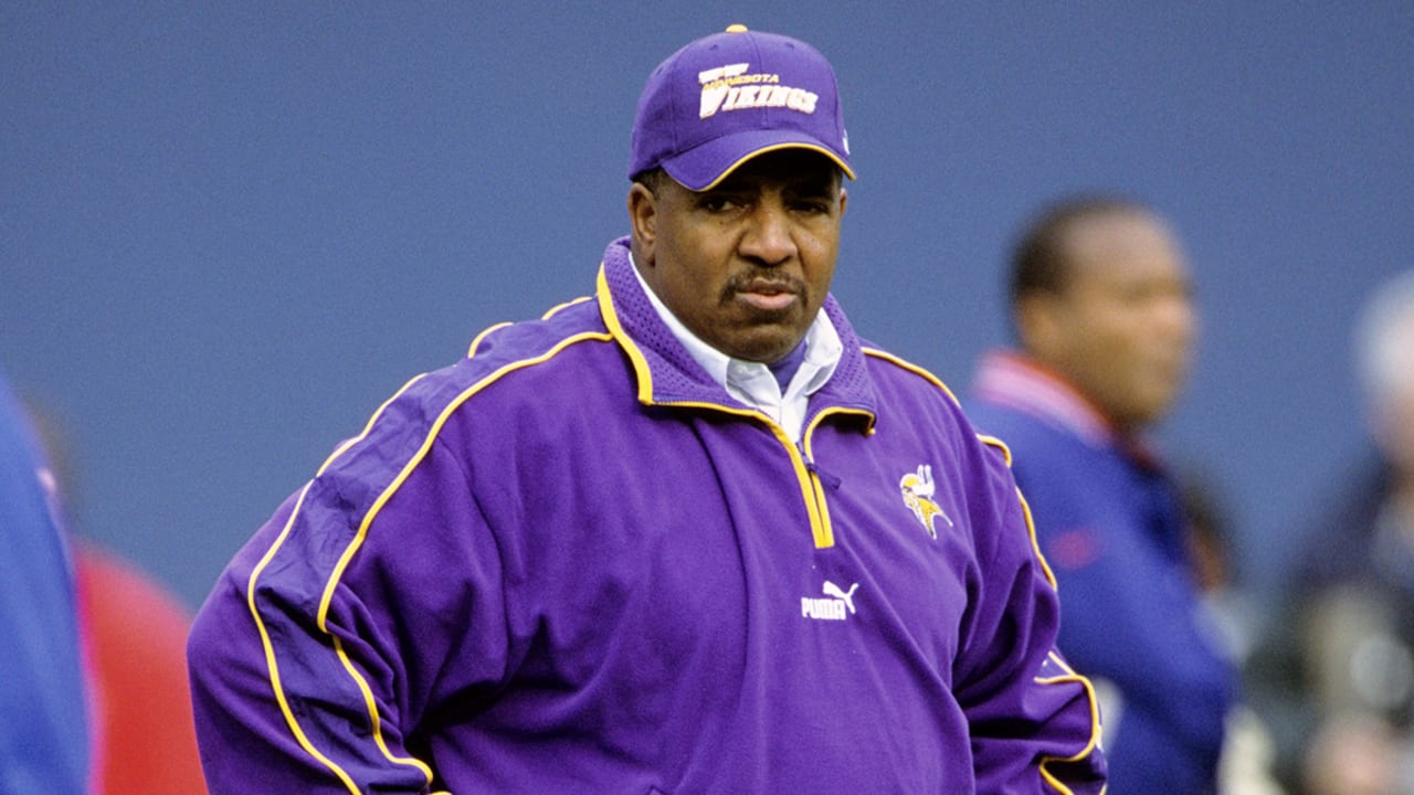 Ex-Vikings coach Dennis Green, dead at 67, leaves a legacy on and