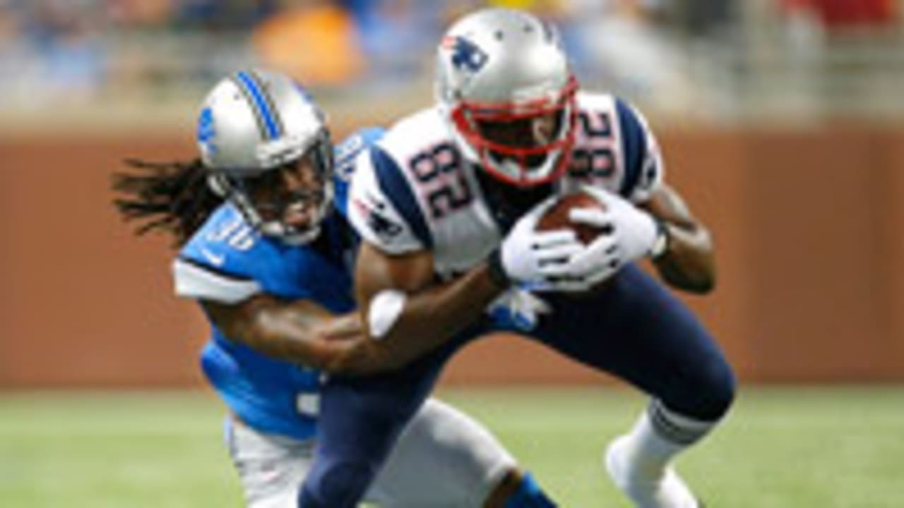 Detroit Lions harass Tom Brady, dominate New England Patriots