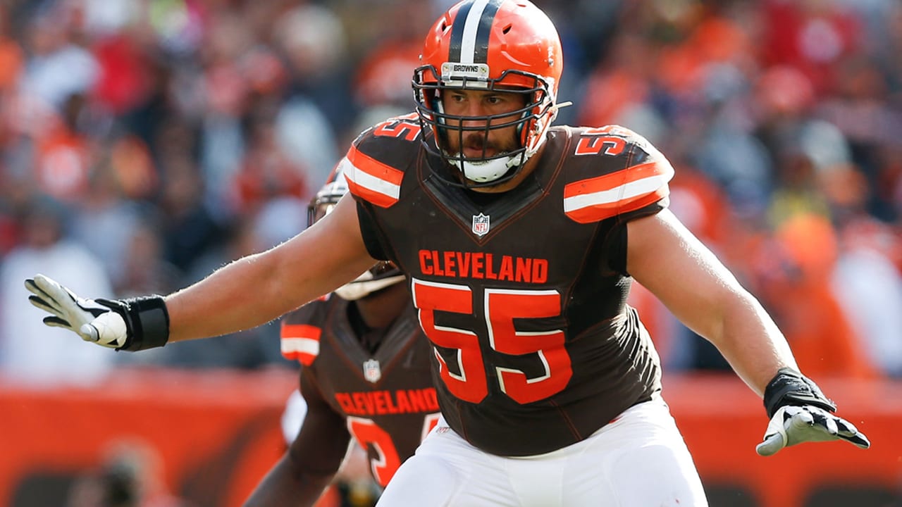 Alex Mack opts out of contract with the Browns 