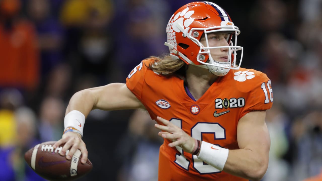 trevor lawrence head and shoulders