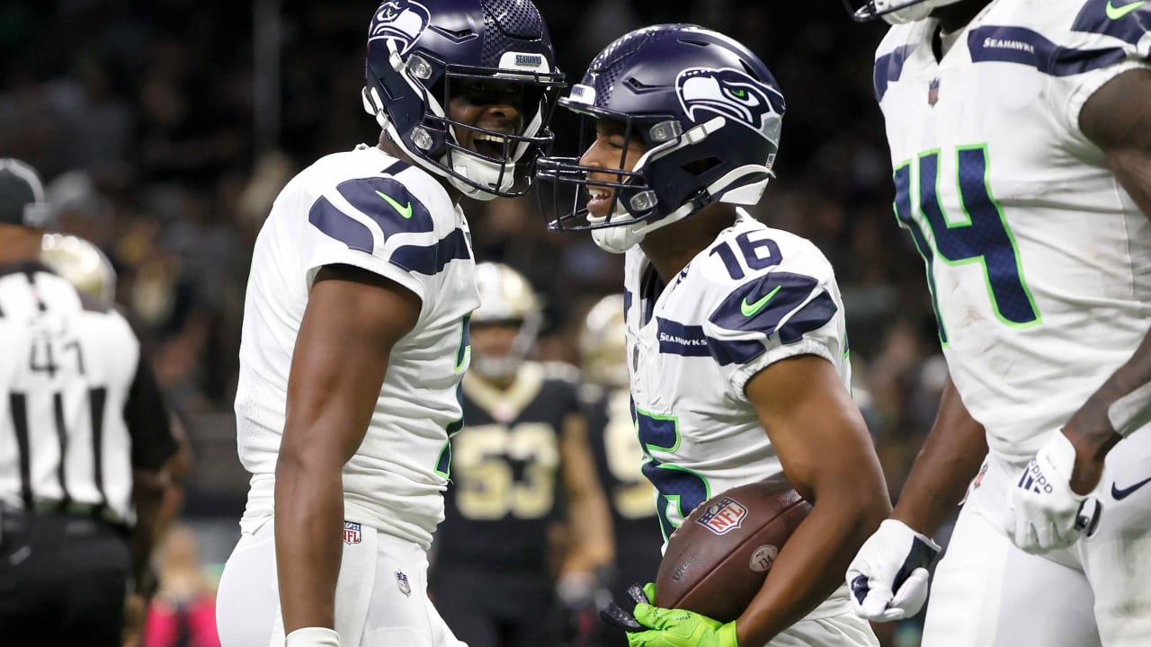 Geno Smith's 2nd TD pass to Tyler Lockett lifts the Seahawks to a