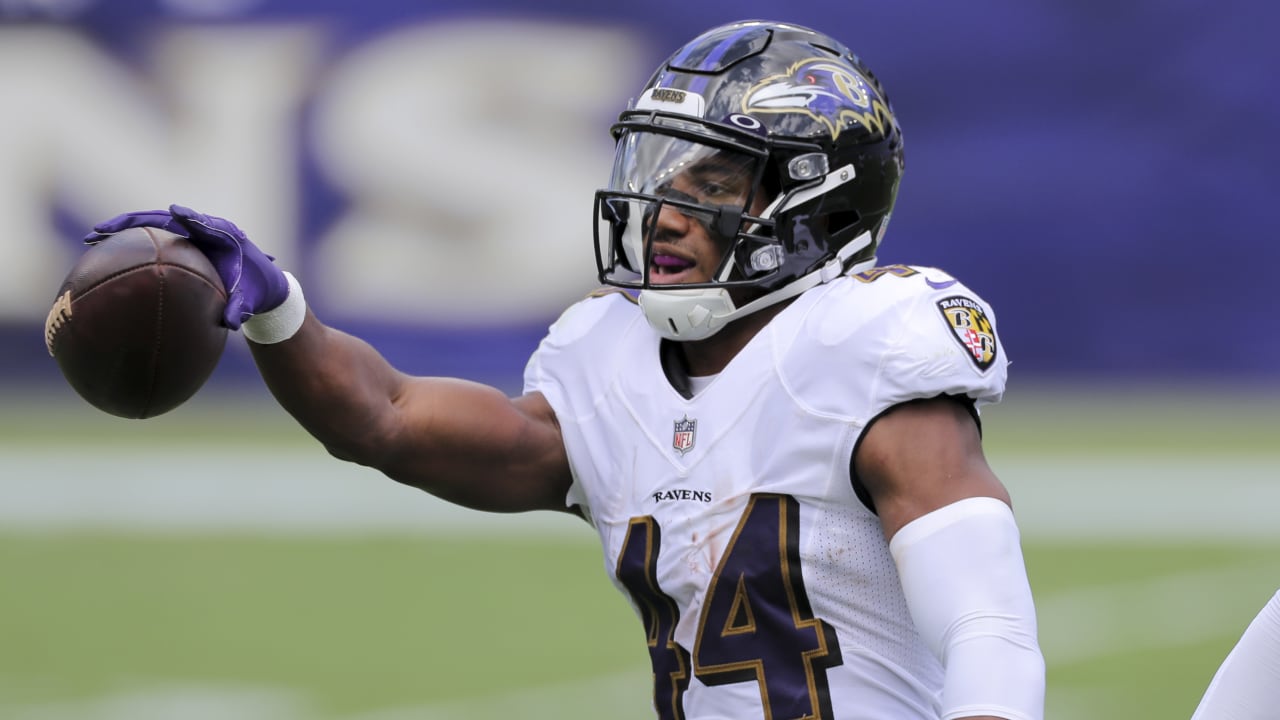 Ravens defensive coordinator raves about Marlon Humphrey