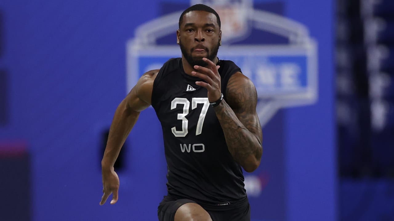Wide receiver Devon Williams runs official 4.65second 40yard dash at