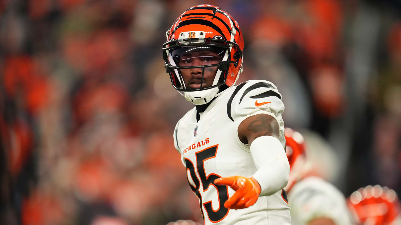 Best reactions after Bengals WR Tee Higgins changes his jersey number