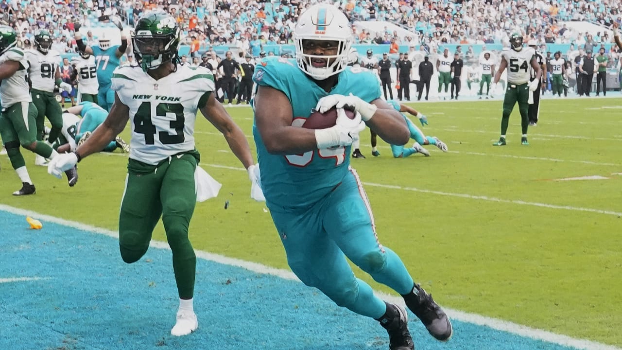 Miami Dolphins defensive tackle Christian Wilkins (94) reacts after a play  during an NFL football game against the San Francisco 49ers, Sunday, Dec.4,  2022, in Santa Clara, Calif. (AP Photo/Scot Tucker Stock