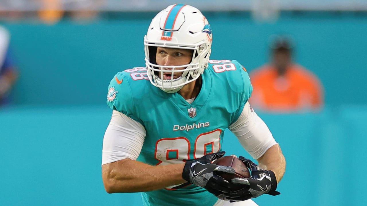 Report: Patriots signing ex-Dolphins TE Mike Gesicki