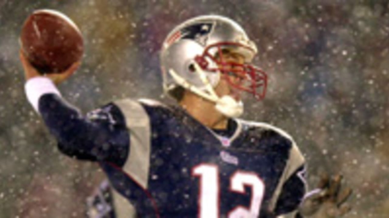 Tom Brady dunks on Raiders fans about the Tuck Rule