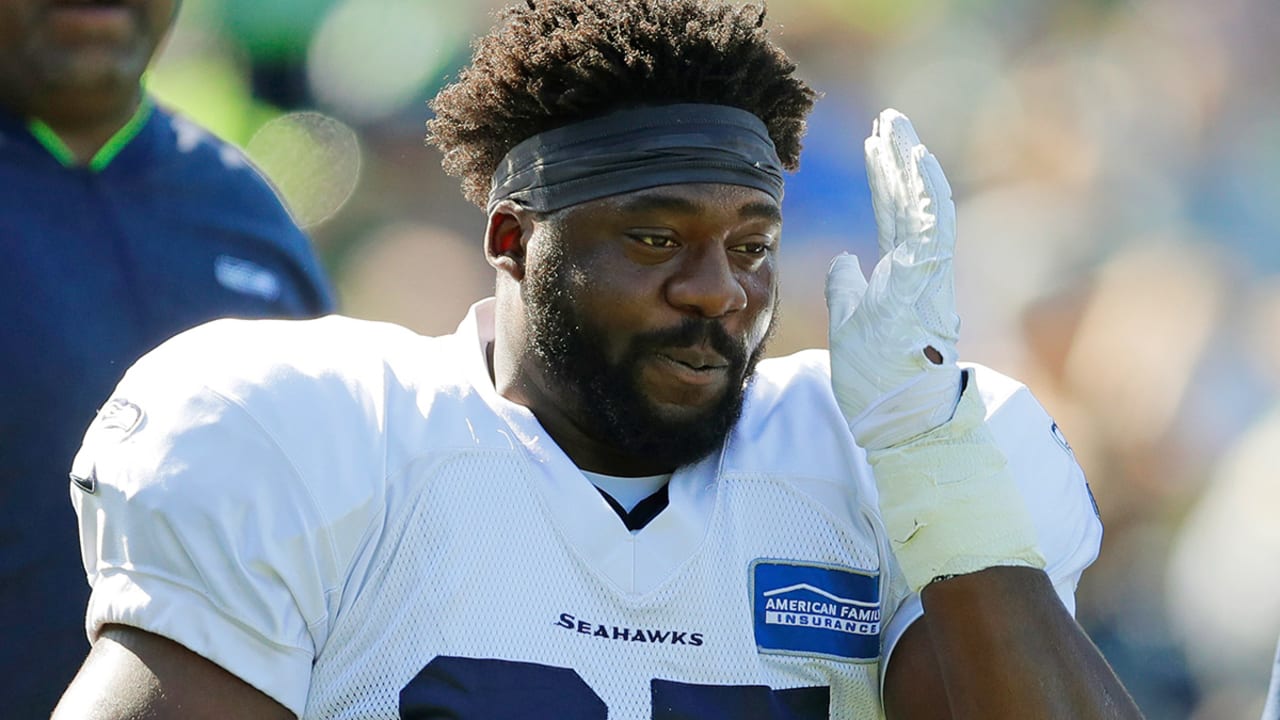 Seahawks rookie L.J. Collier carted off field injured