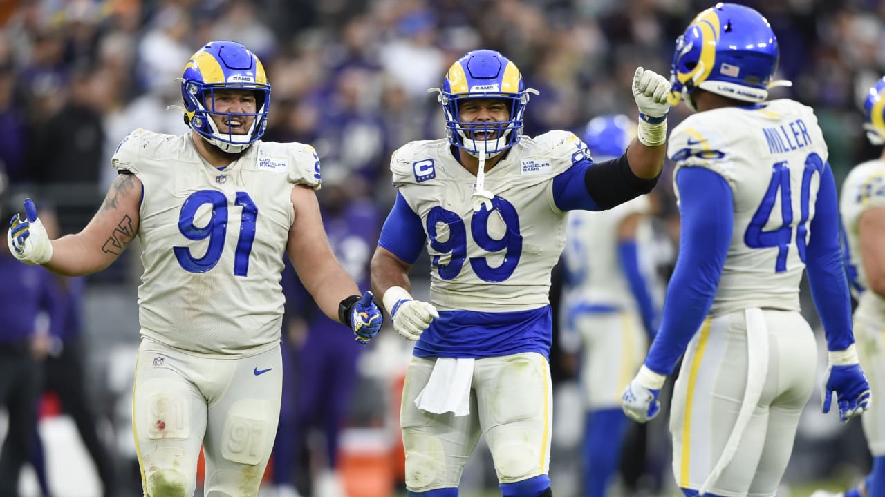 Los Angeles Rams Defensive Tackle Aaron Donald Flies Through Blocks For ...