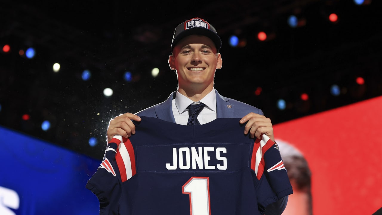 The Patriots select Alabama QB Mac Jones with the No. 15 pick in