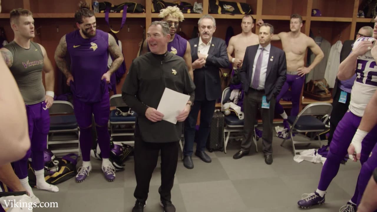 Mike Zimmer shouts out the Vikings offense in postgame speech