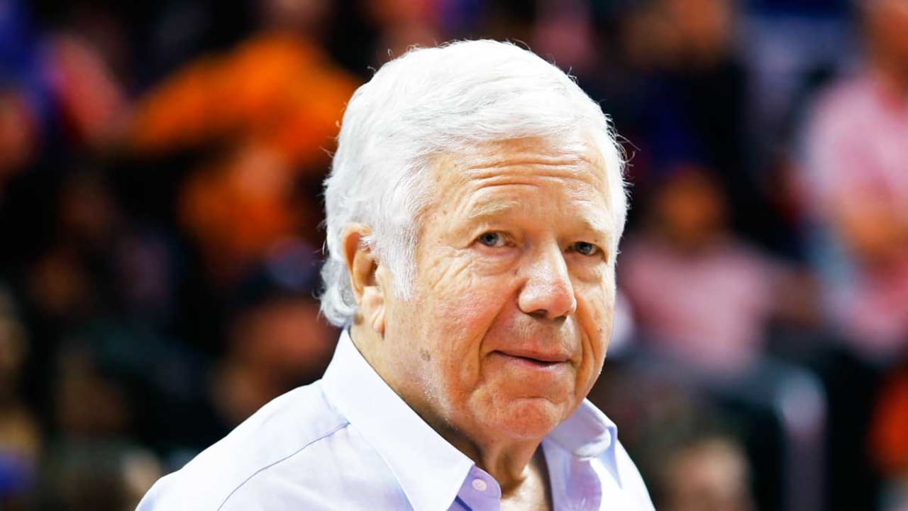 Robert-Kraft-SL-150729