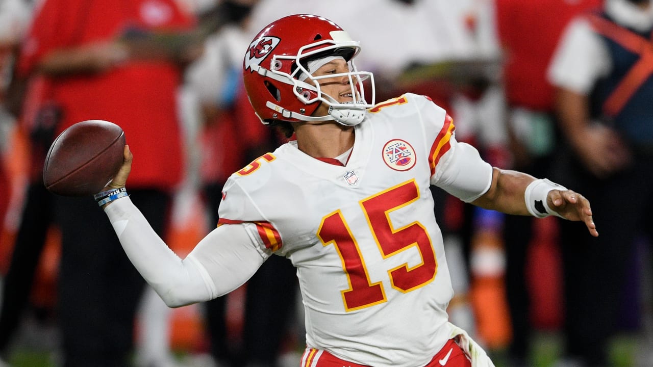 Sports Radio 810 WHB - With at least 185 passing yards today, Patrick  Mahomes can become the third player in #NFL history with at least 4,000  passing yards in three of his