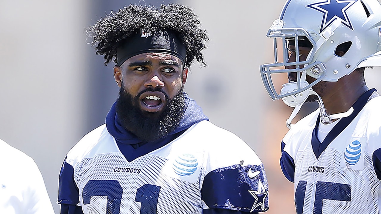 Patriots' Ezekiel Elliott is already taking a vocal leadership role