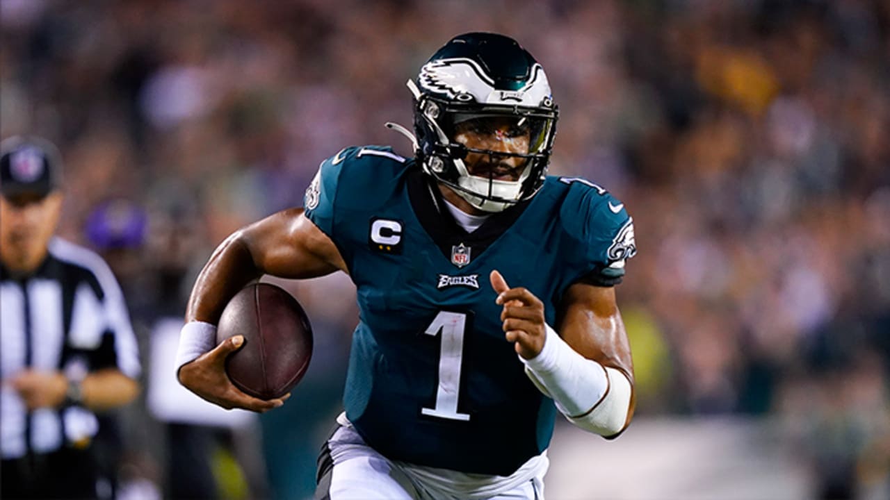 Jalen Hurts runs for 2 TDs, throws for a score; Eagles hold off  fumble-prone Vikings 34-28