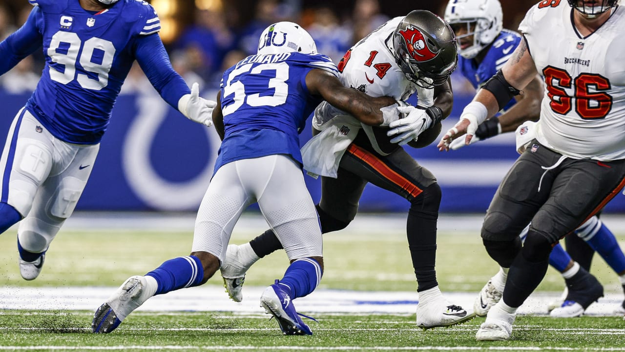 Indianapolis Colts linebacker Darius Leonard peanut punches FIFTH forced fumble of the season