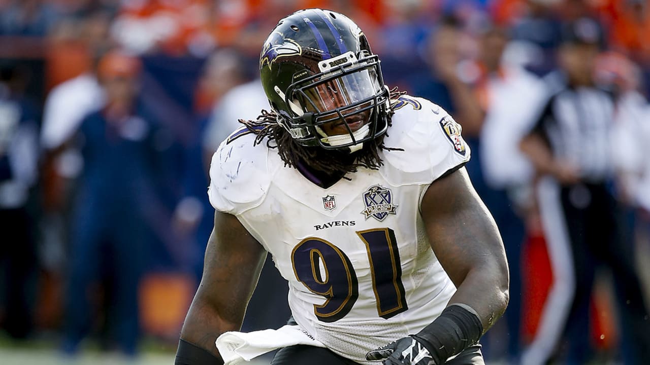 courtney-upshaw-160325-spot.jpg