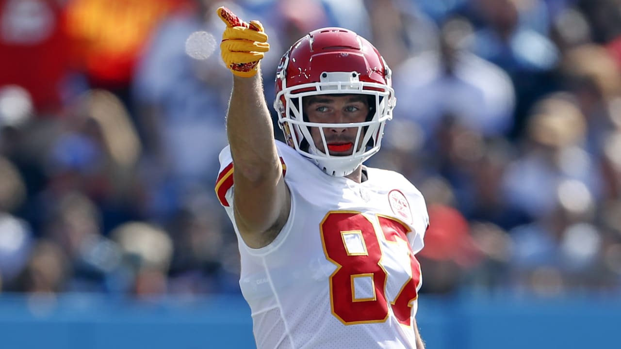 Can't-Miss Play: Chiefs unleash epic hook-and-ladder with Kelce and Shady