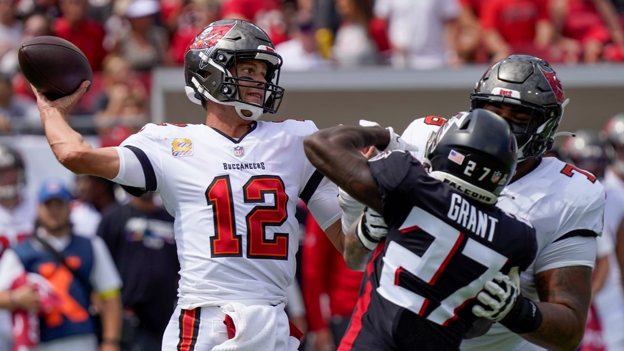 Tom Brady throws for 351 yards, Bucs beat Falcons