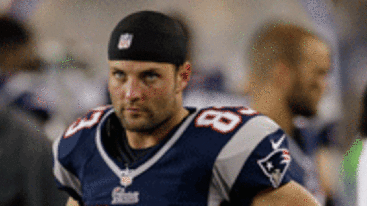 Wes-Welker-spot_120827.gif
