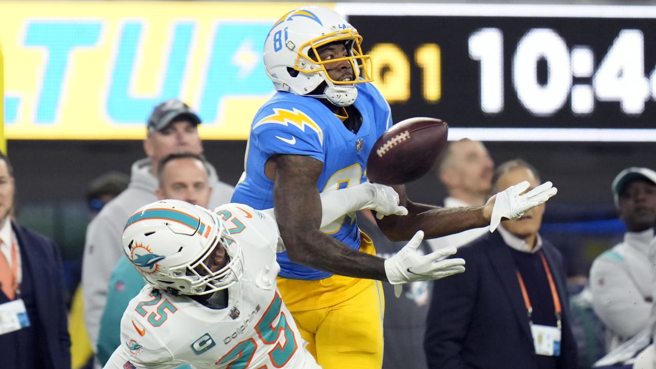 Mike Williams injury: Chargers WR shaken up in Week 1 vs. Dolphins