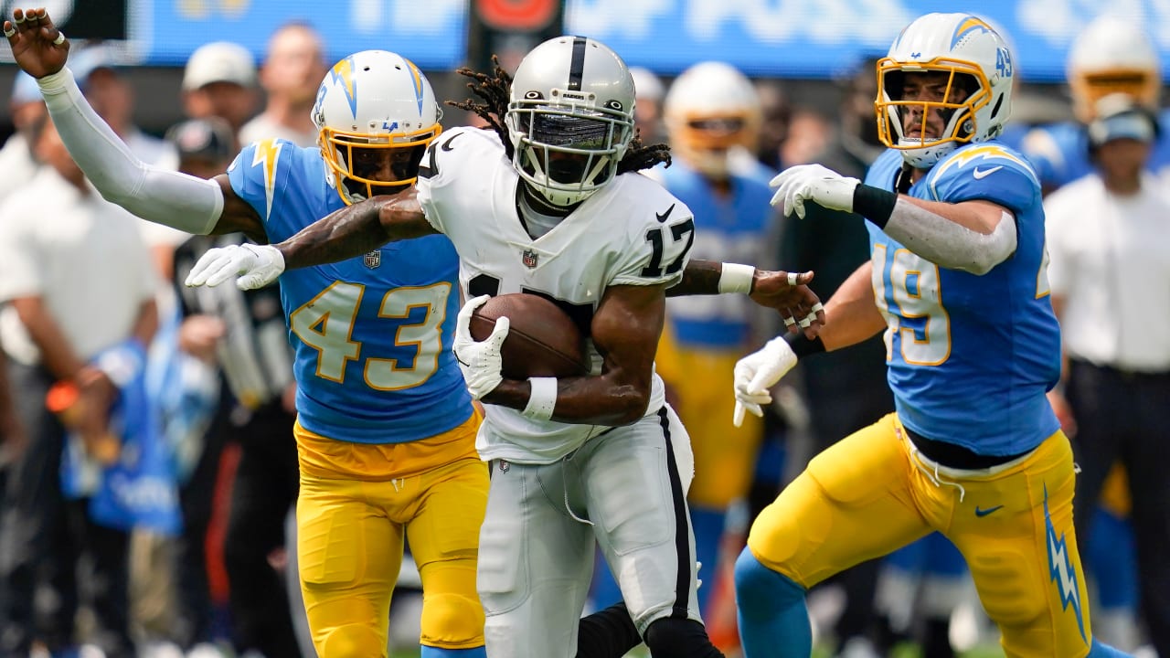 Can'tMiss Play Las Vegas Raiders wide receiver Davante Adams hits