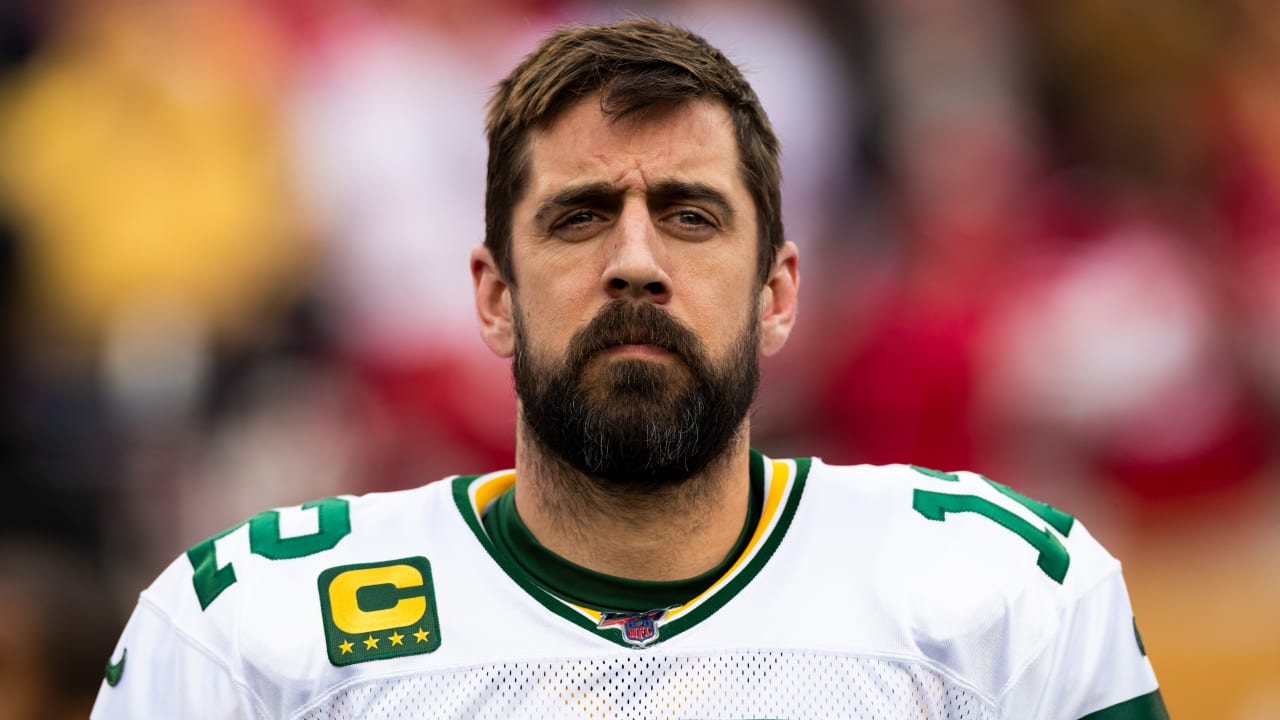 Aaron Rodgers wears 'offended' T-shirt amid Packers drama