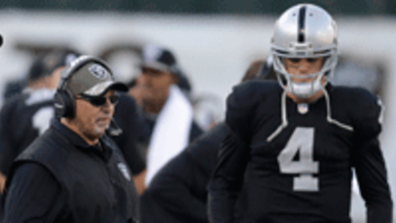 tony-sparano-derek-carr-spot_141218.jpg