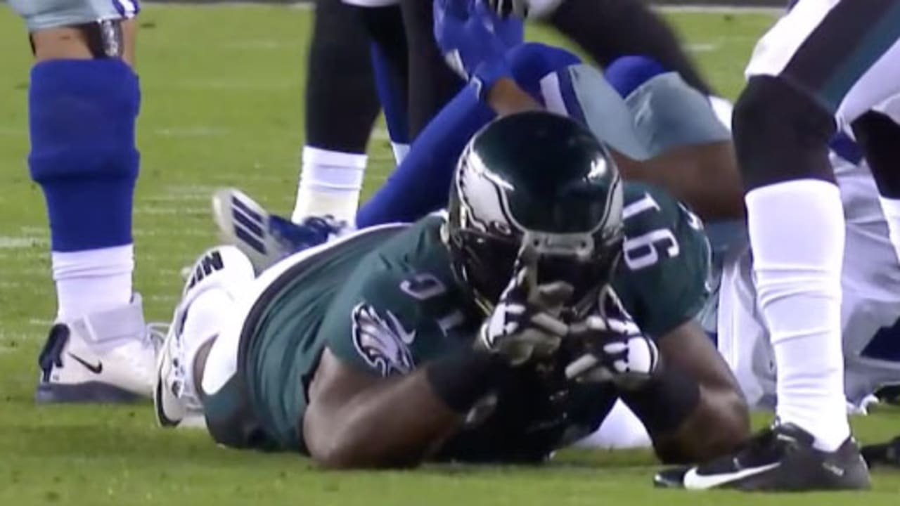 Philadelphia Eagles defensive tackle Fletcher Cox shuts down reverse