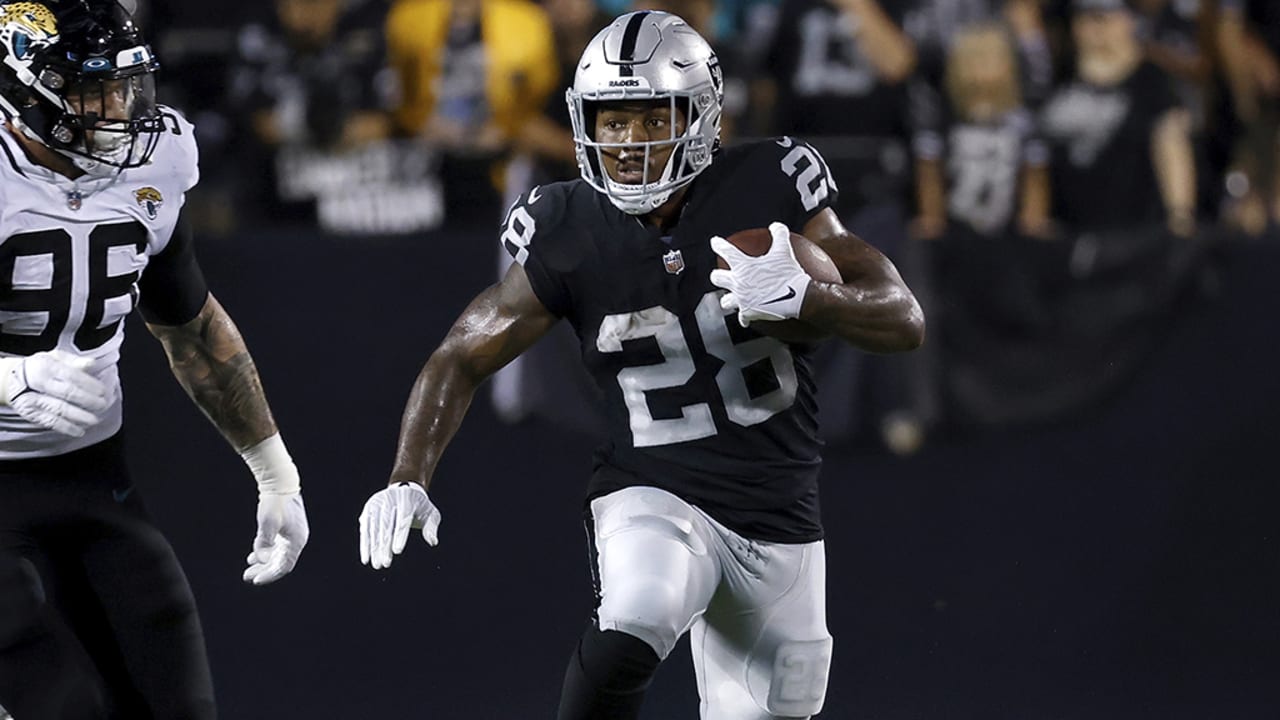 Raiders’ McDaniels on Josh Jacobs’ HOF touches: ‘It’s good for backs to carry the ball in preseason’