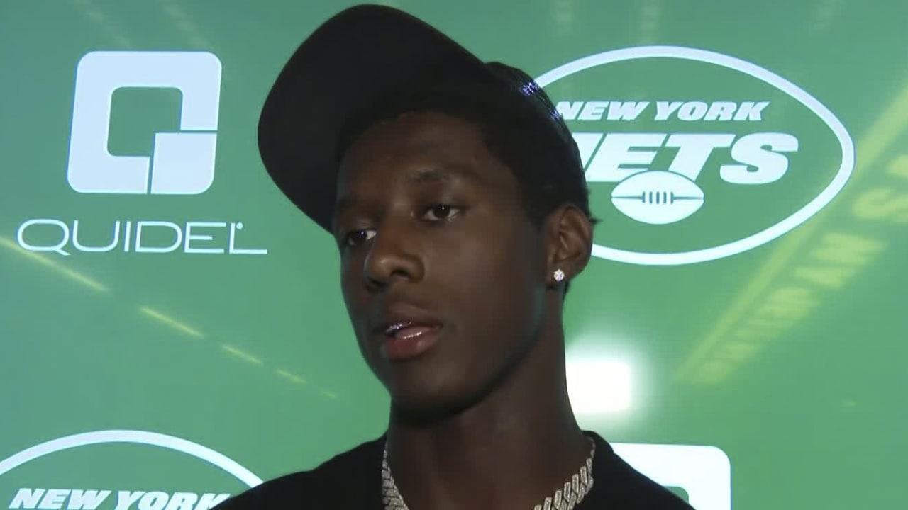 Jets fan professed his love for Sauce Gardner with HS Yearbook quote