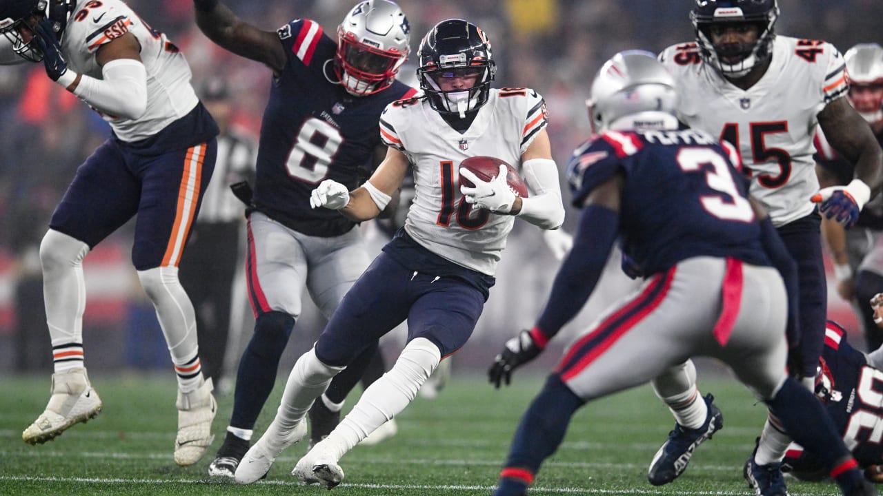 Chicago Bears wide receiver Dante Pettis (18) warms up before an NFL  football game against the New York Jets on Sunday, Nov. 27, 2022, in East  Rutherford, N.J. (AP Photo/Adam Hunger Stock