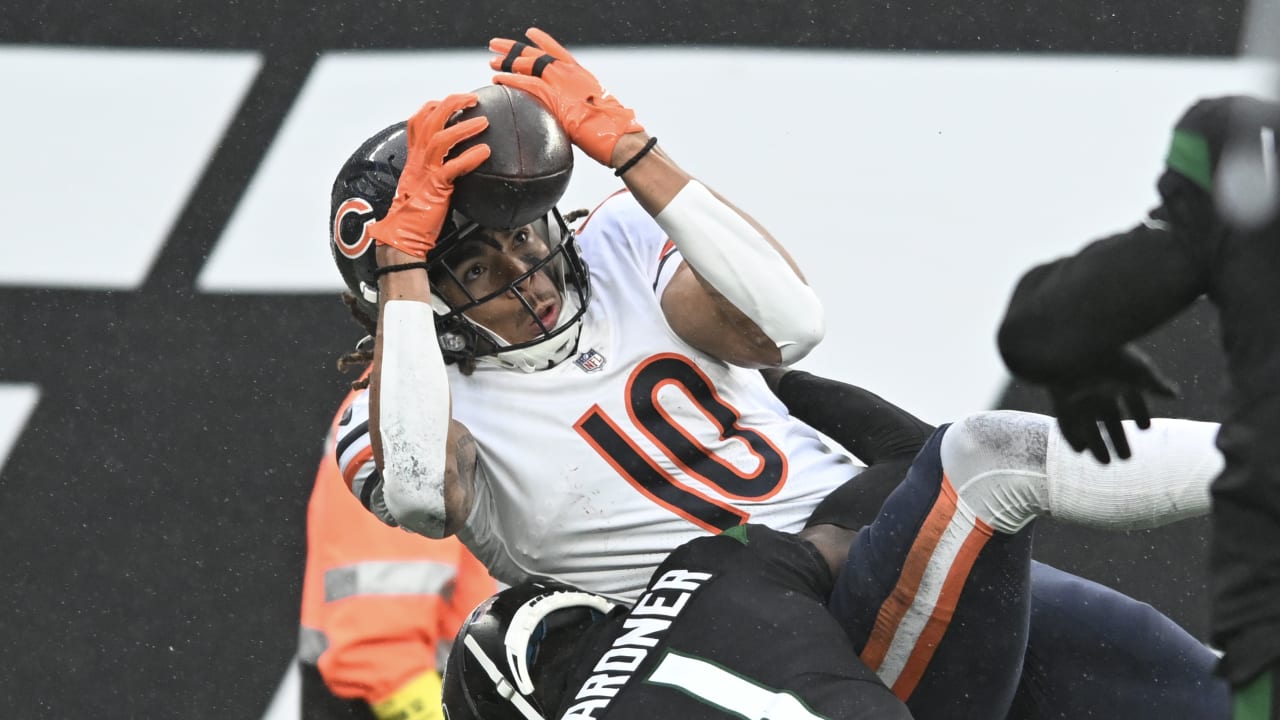 Can't-Miss Play: Chicago Bears wide receiver Chase Claypool Mosses  cornerback Sauce Gardner for 31-yard deep gain