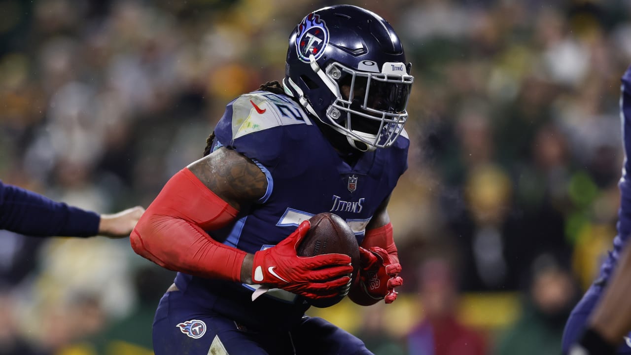 Can't-Miss Play: Tennessee Titans running back Derrick Henry throws  jump-pass TD to tight end Austin Hooper