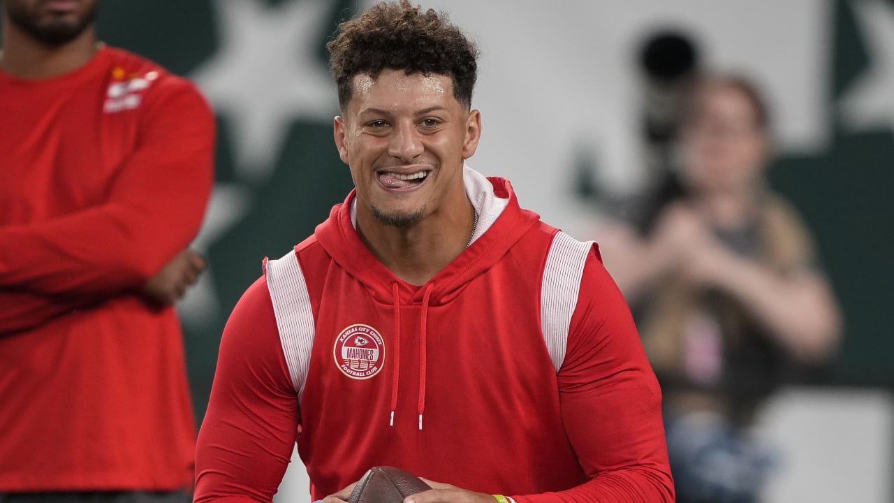 Patrick Mahomes launches foundation to help kids, appears in Rochester