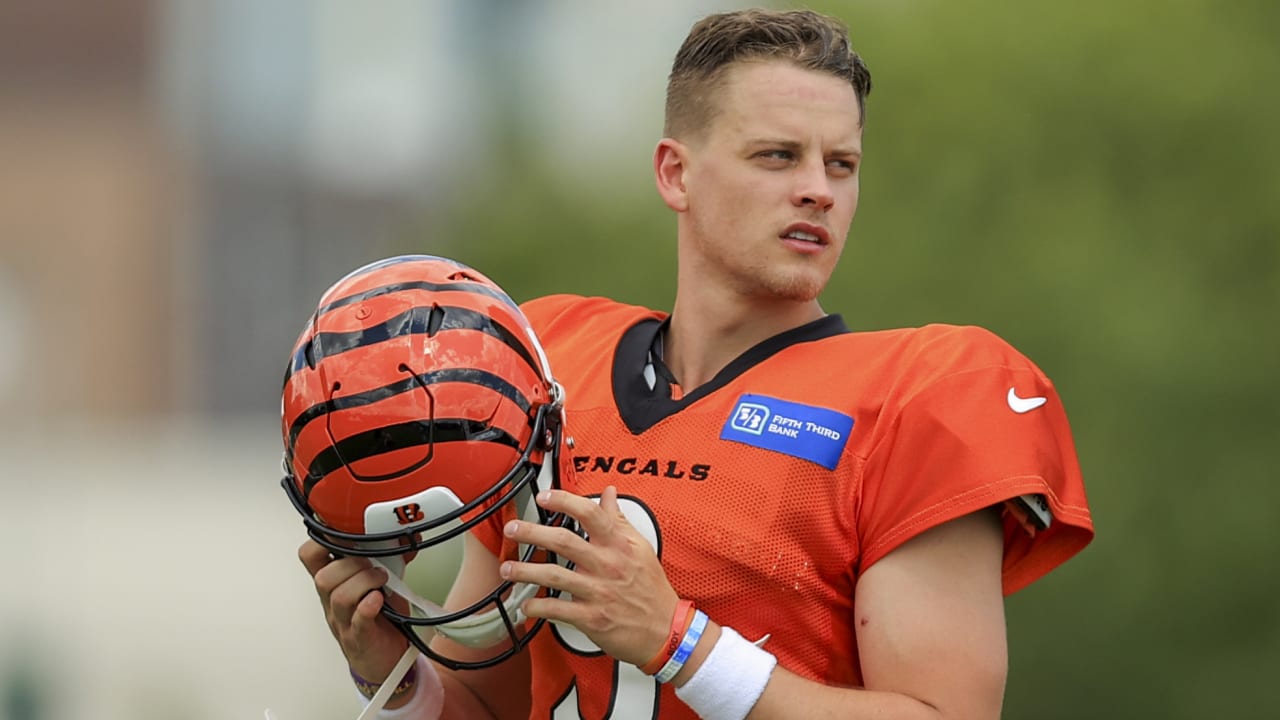 Joe Burrow's Bengals jersey heads to the Hall of Fame