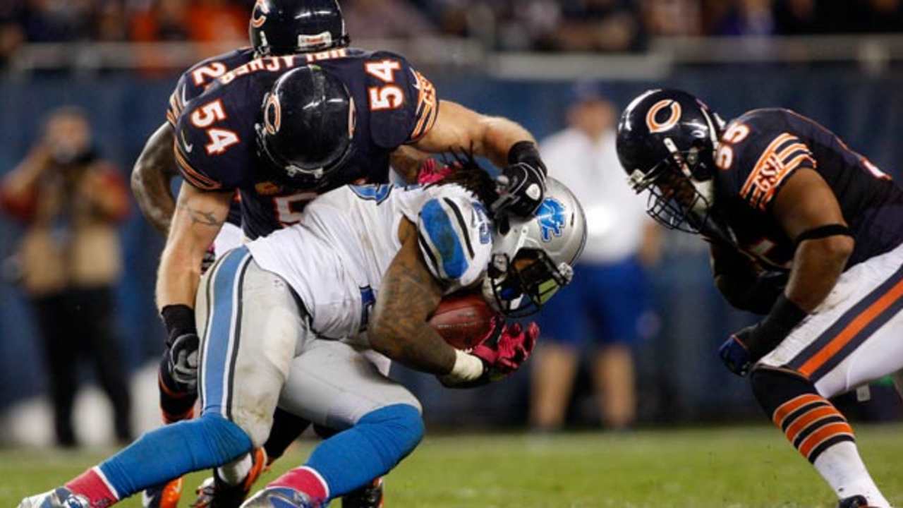 Bears-Tackle-121102-TS.jpg