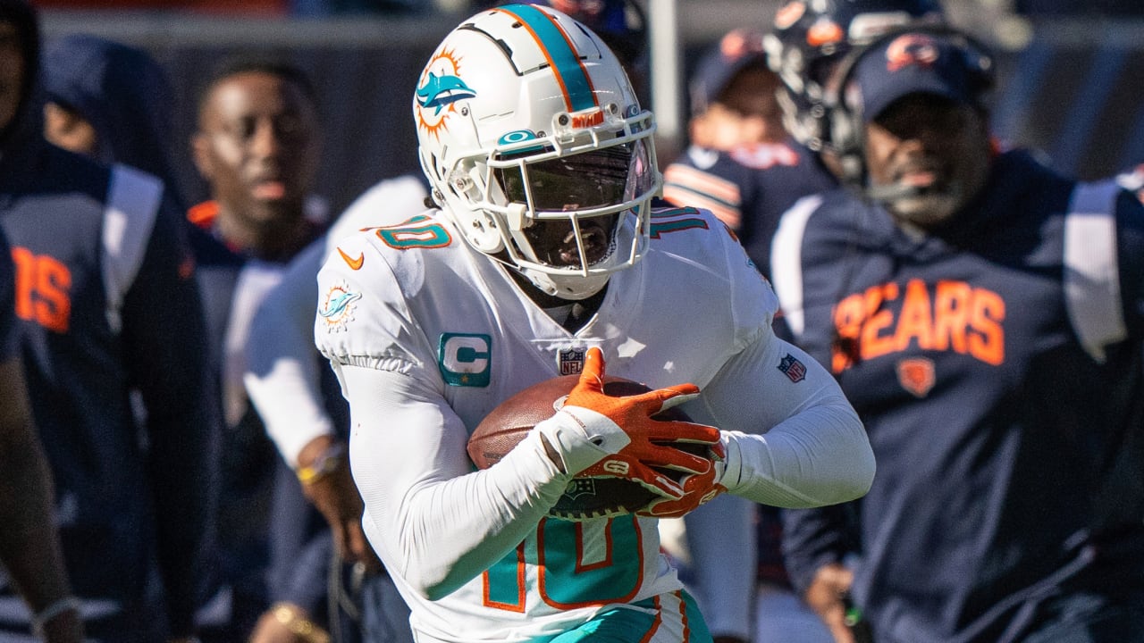 Miami Dolphins perform CPR celebration on wide receiver Tyreek Hill after  WR's TD catch