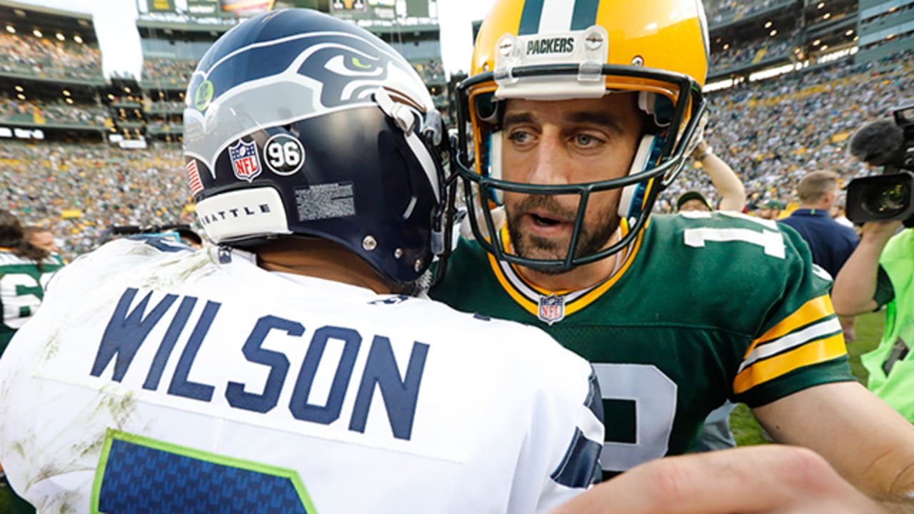 Seattle, WA, USA. 15th Nov, 2018. Green Bay Packers quarterback Aaron  Rodgers (12) in the pocket in his color rush uniform during a game between  the Green Bay Packers and Seattle Seahawks