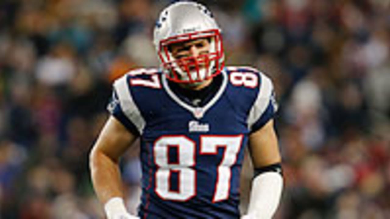 Buccaneers' Rob Gronkowski won't play against Patriots, per reports