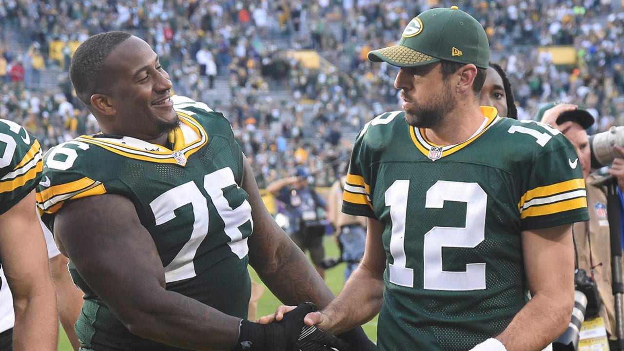 Mike-Daniels-170910-sl.jpg