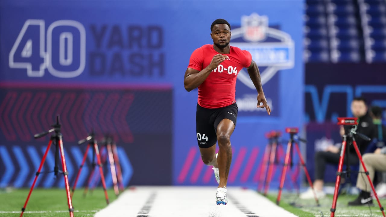 Wide Receiver Kayshon Boutte Runs Official 4 50 Second 40 Yard Dash At