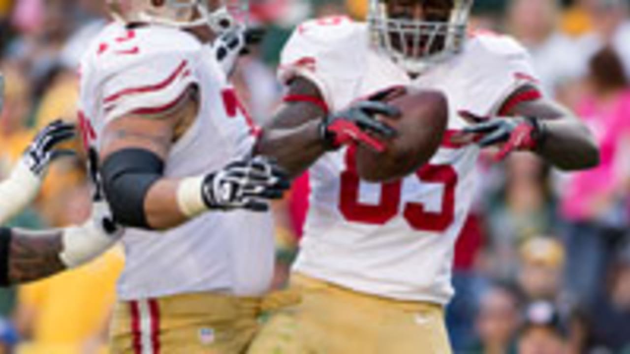 vernon-davis-120910-spot.jpg