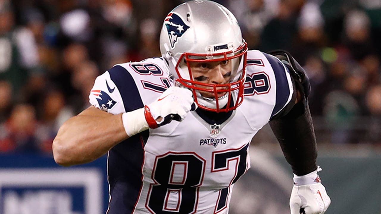 Rob-Gronkowski-170523-sl.jpg