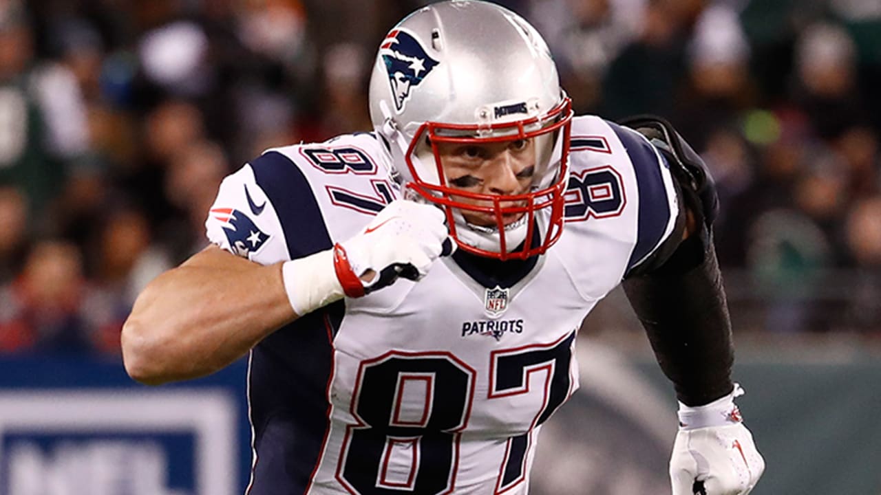 New England Patriots restructure Rob Gronkowski's contract for 2017, NFL  News