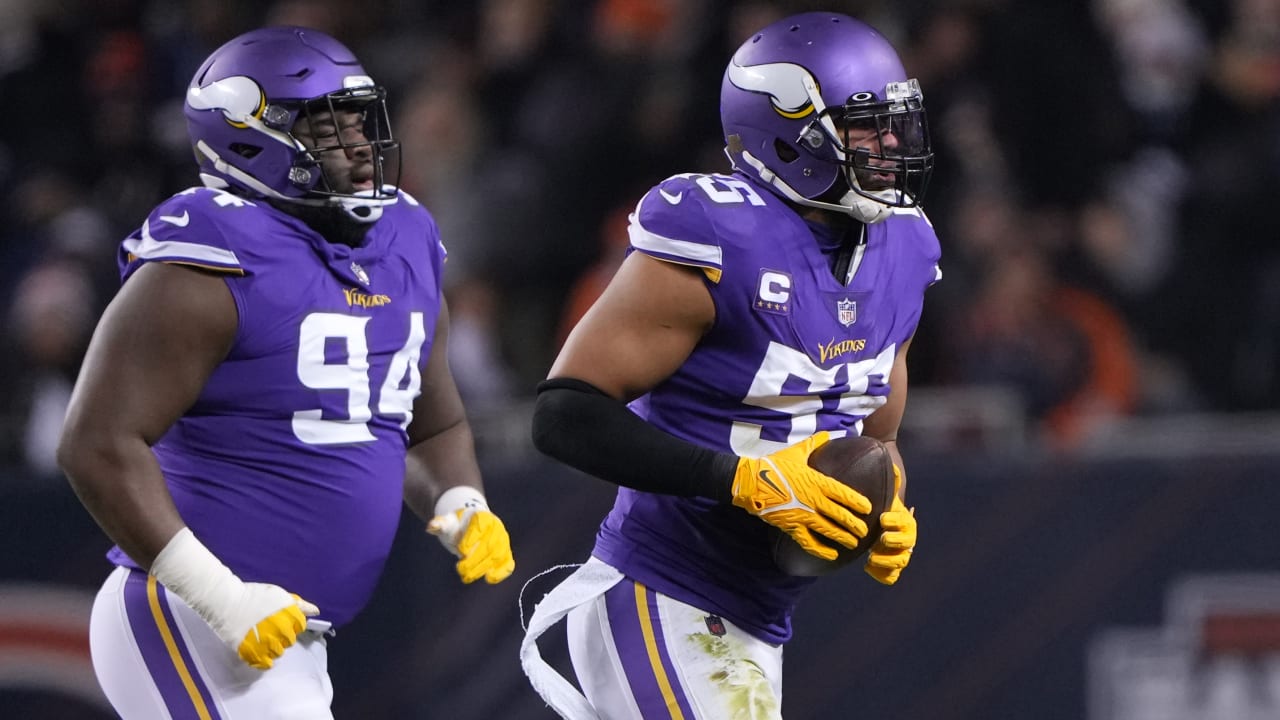 Anthony Barr Vacuums in Sanders' Wild Fumble