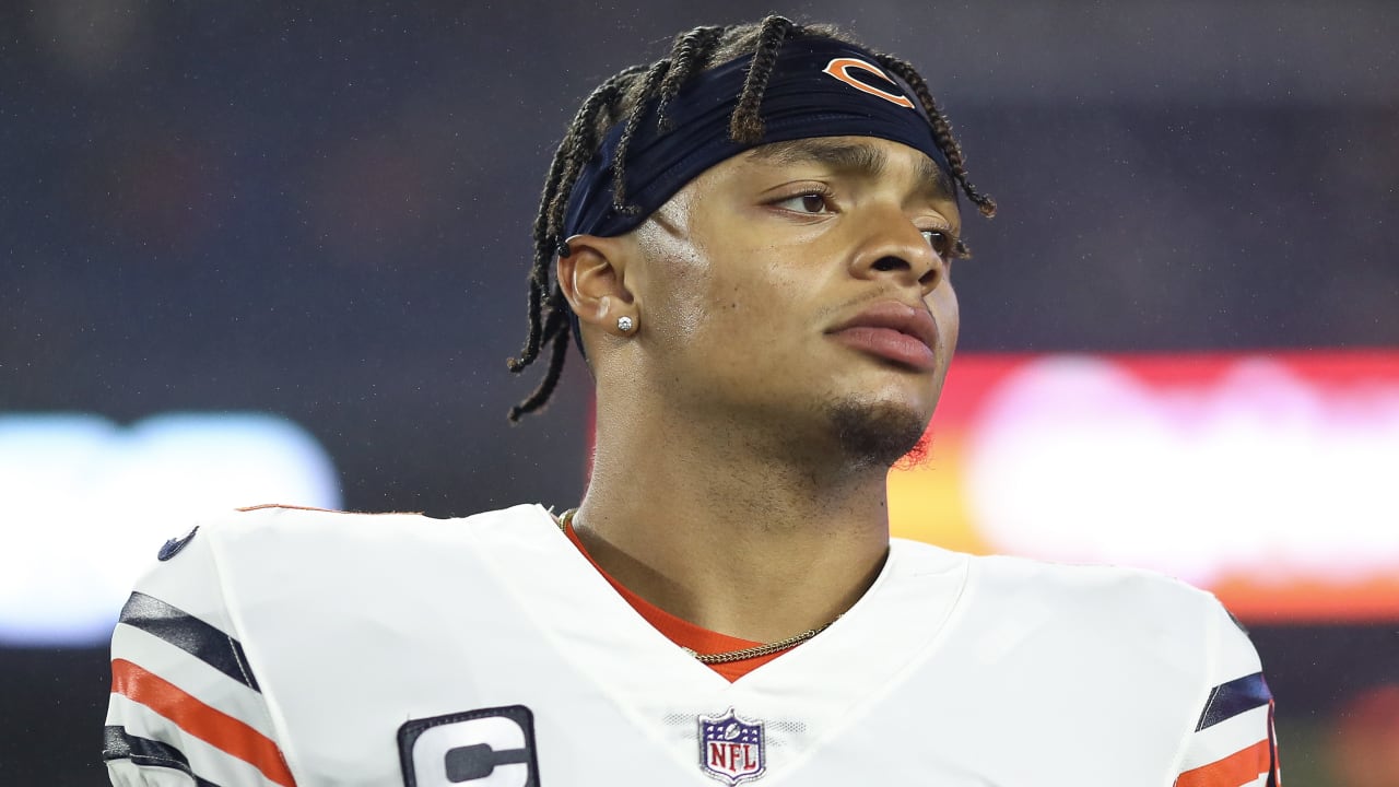 Chicago Bears list QB Justin Fields as questionable for Sunday's