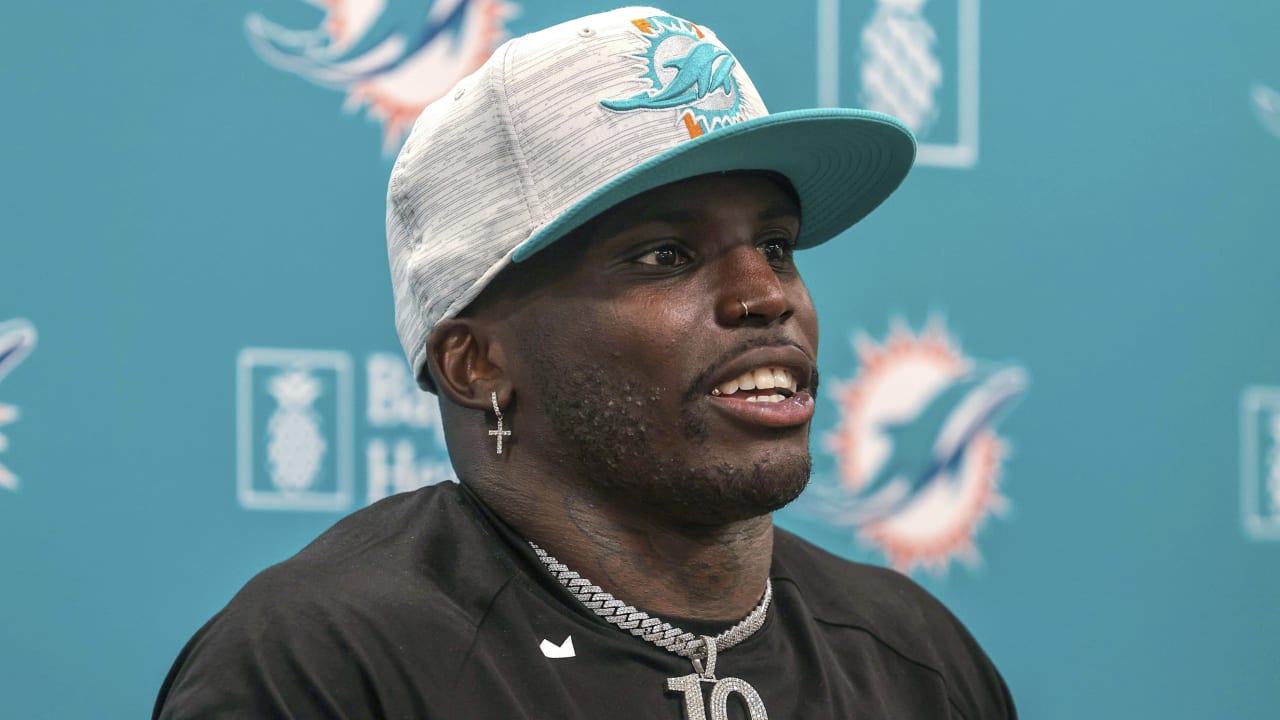 Mini-Cheetah' catches Tyreek Hill's eye and gets surprise visit from  Dolphins superstar