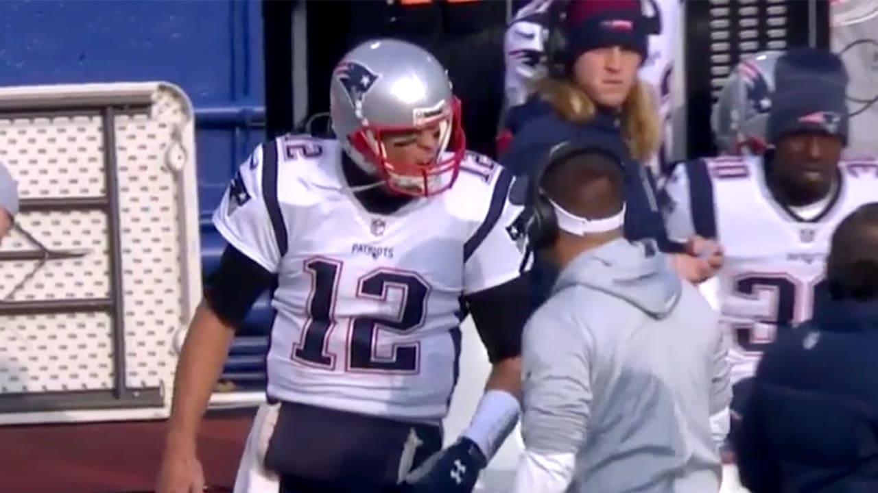 Tom Brady, Josh McDaniels have sideline disagreement