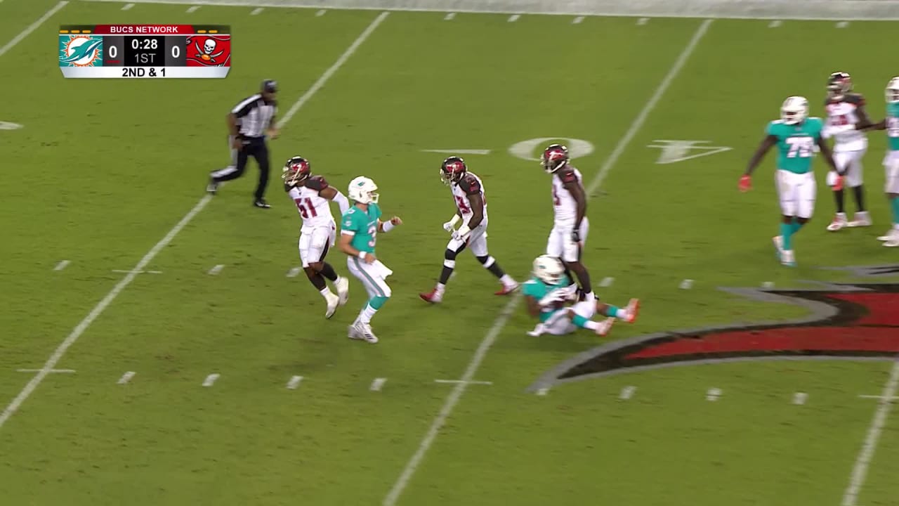 Minter greets RB in backfield JUST as he receives handoff